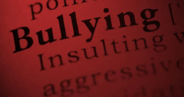 Nube de palabras con el término bullying y otras relacionadas con el acoso escolar